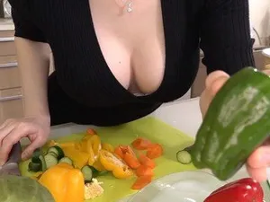 Thấy cậu học trò ngoan có em ghệ, cô giáo bắt cậu phang sml để quên đi bạn gái