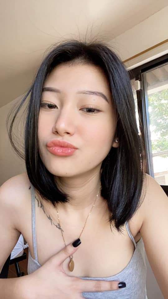 Chị đẹp chiều em